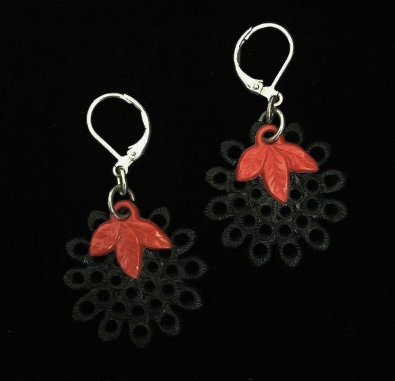 Rockabilly Leaf Earrings - image 1