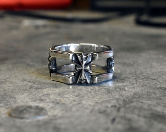 4 Cross Band Ring