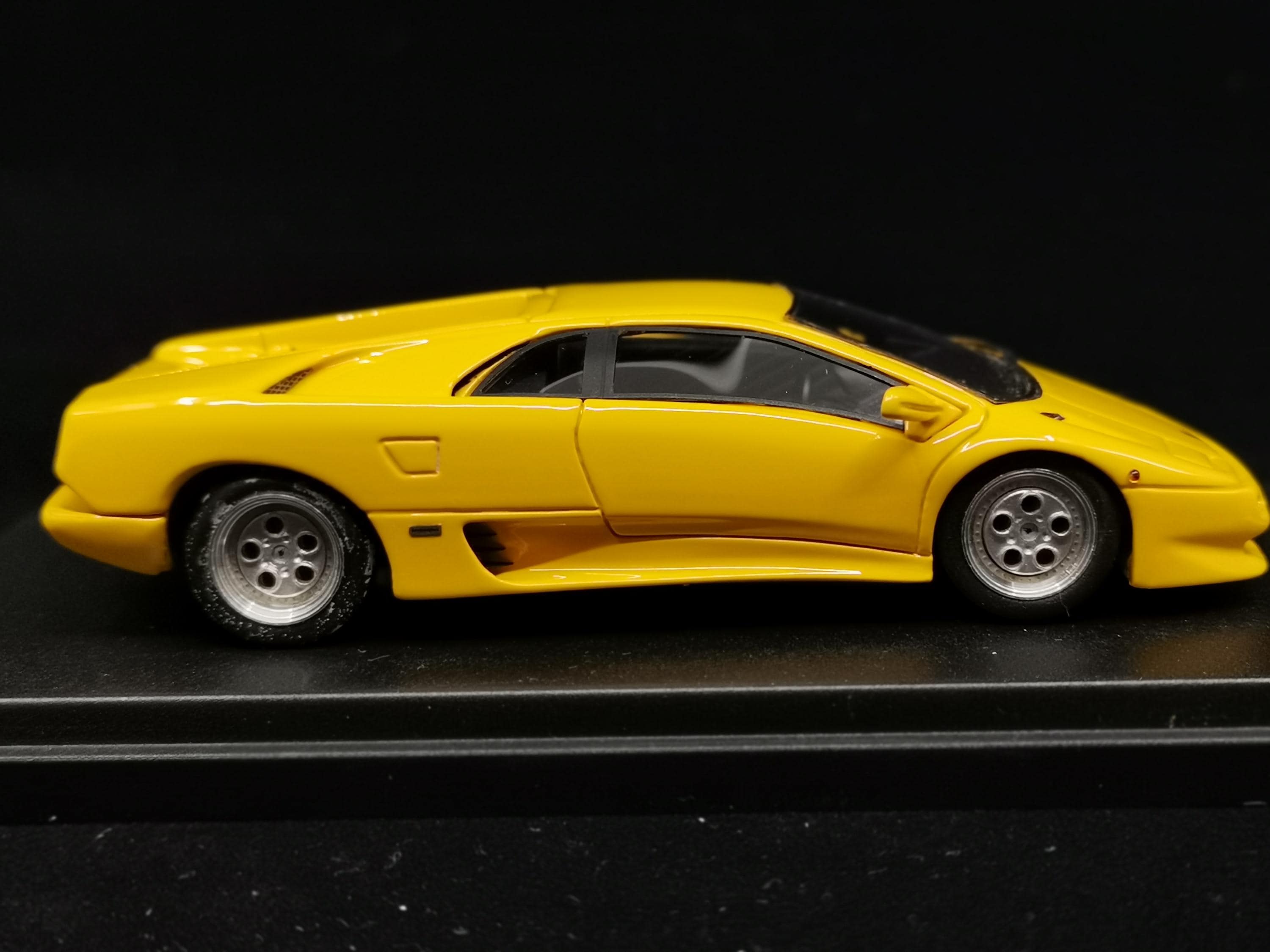 MRコレクションランボルギーニ ディアブロ VT 1993年 イエロー MR