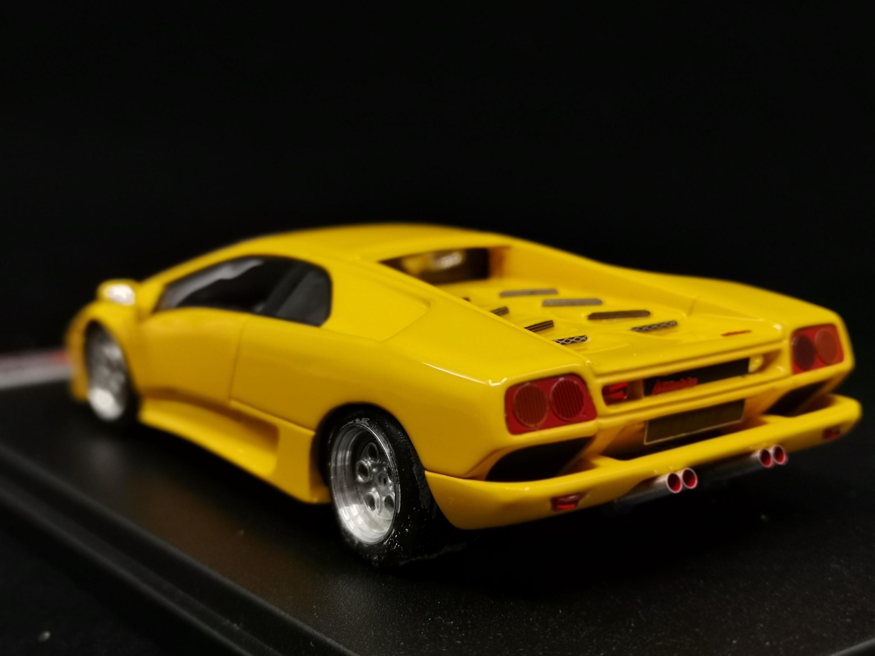 MRコレクションランボルギーニ ディアブロ　ＶＴ　1993年　イエロー MRモデル 1:43 ランボルギーニ ディアブロ VT イエロー 1993 MR106A