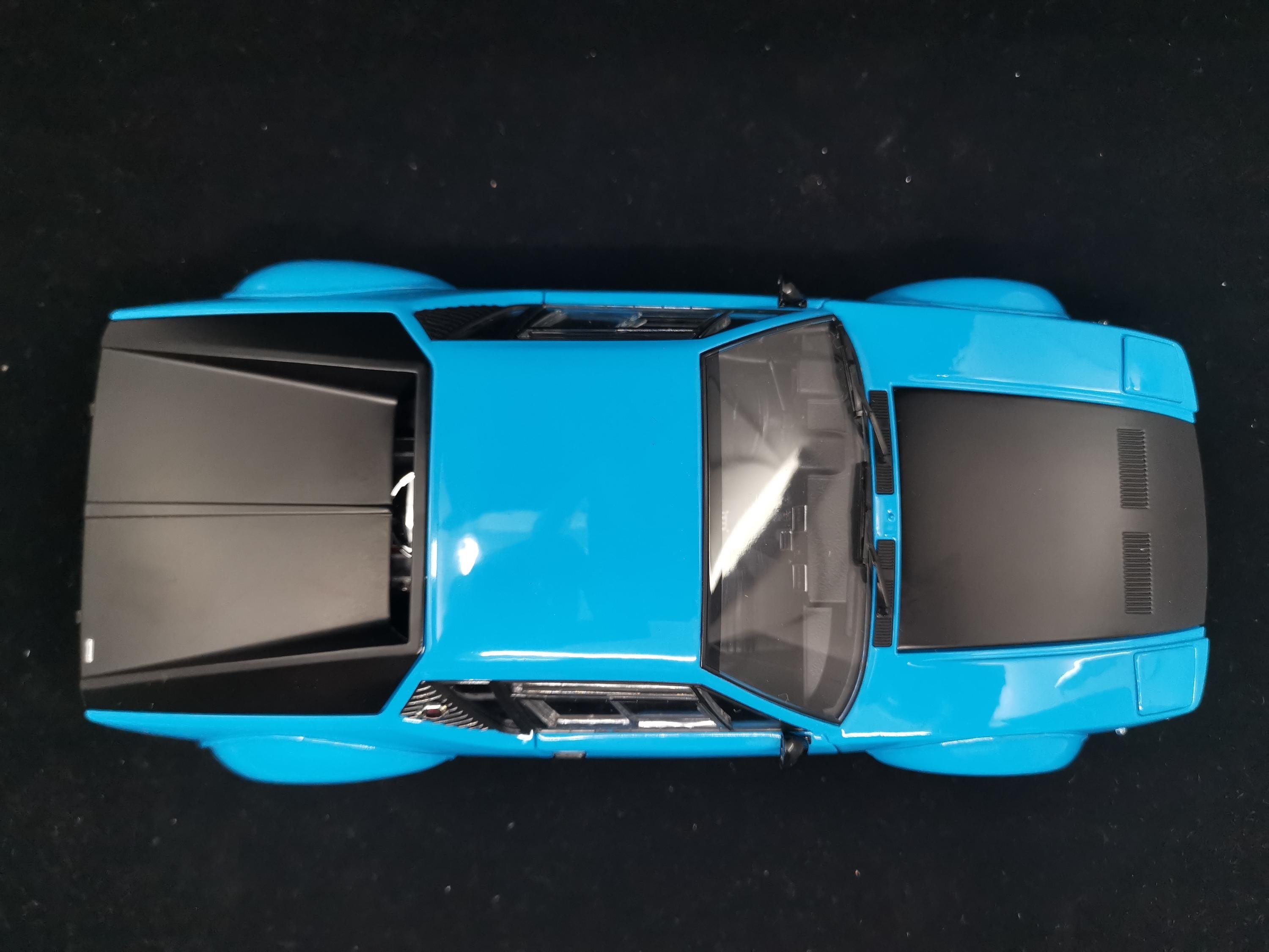 新しい京商モデル 1:18 デ トマソ パンテーラ GT4 ブルー/ブラック