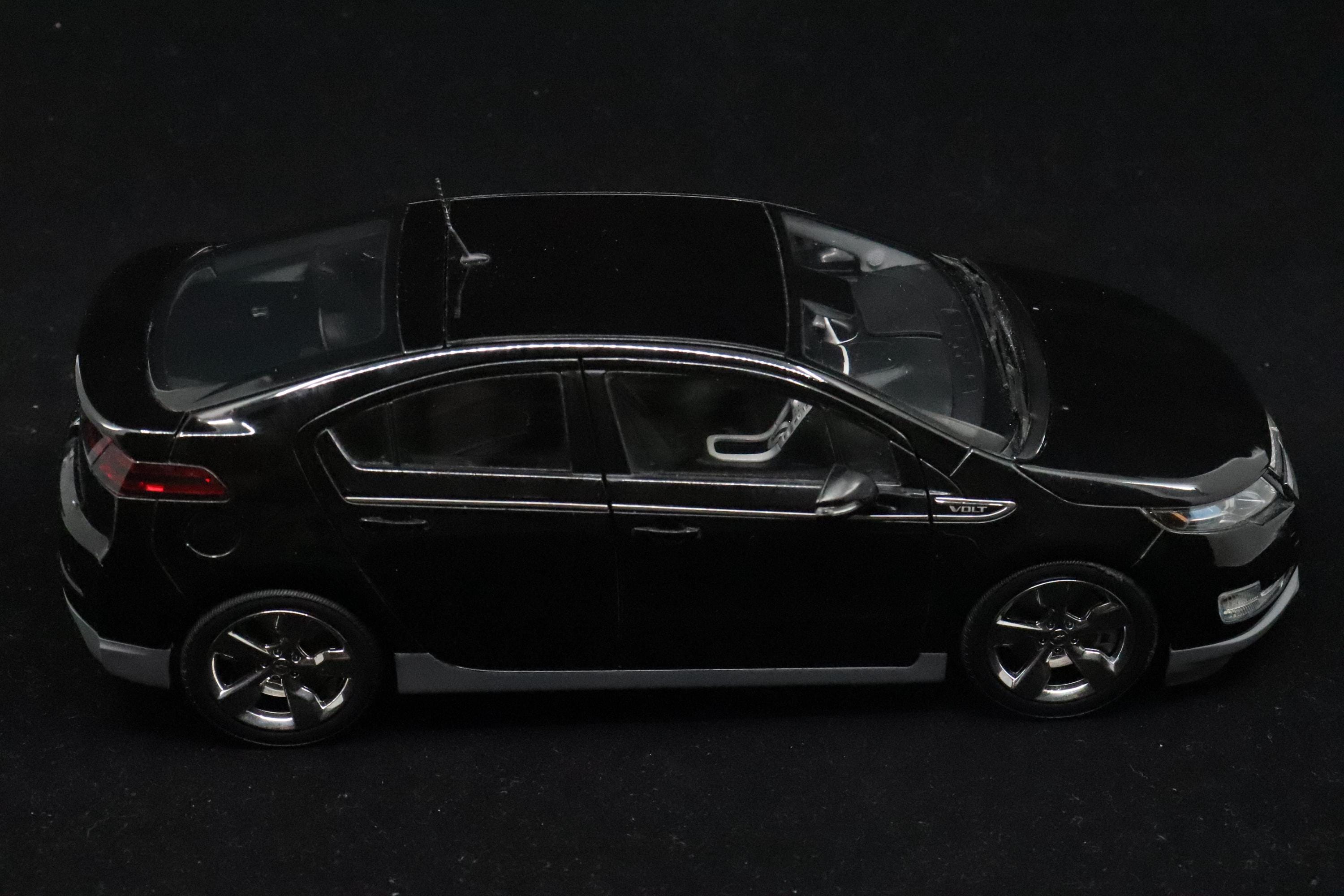 Chevrolet Volt 2012 Noire - Kyosho 1/18 - Miniature Moulée Sous Pression NEUVE En Boîte