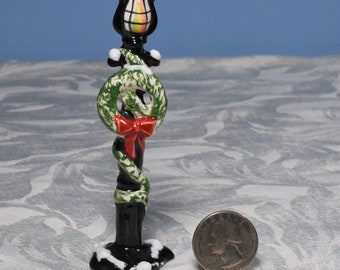 Black Lamppost with Wreath