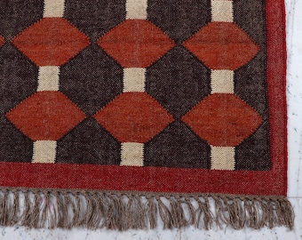 Red Handwoven Wool Jute Kilim Rug: Traditional Indian Dhurrie