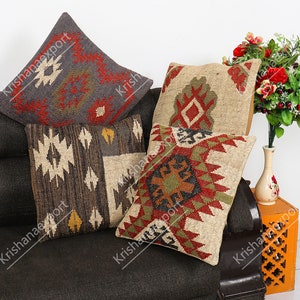 Hand woven Kilim Pillow, Bohemian Pillow, Decorative Pillow, 18x18 Kilim Cushion Cover, Vintage Kilim Pillow, Wool Jute Cushion Cover.