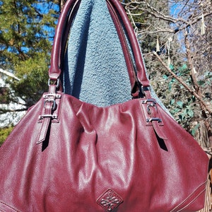 Small Kira Chevron Camera Bag: Women's Handbags, Crossbody Bags