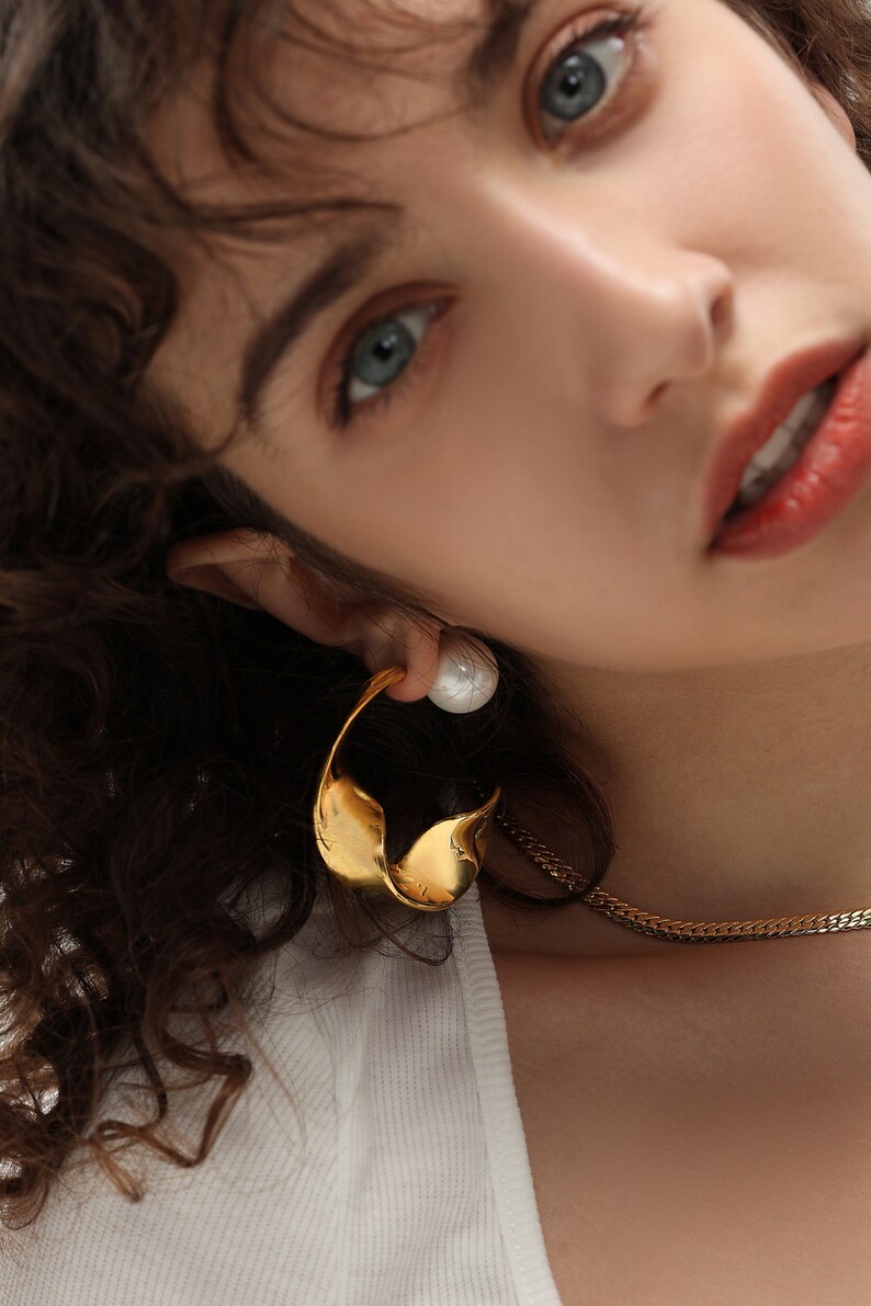 Gold Chunky Wave Hoop Earrings, 18k Gold Plated Large Hoop Earrings, Big Statement Hoop Earrings with Pearl Studs image 3