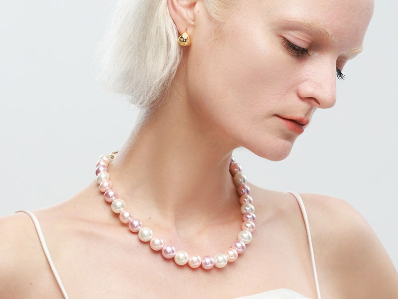 Pink Shell Pearl Necklace with Gem-Encrusted Carabiner Lock image 4