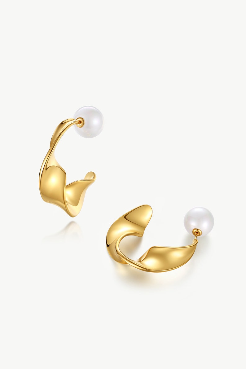 Gold Chunky Wave Hoop Earrings, 18k Gold Plated Large Hoop Earrings, Big Statement Hoop Earrings with Pearl Studs image 2