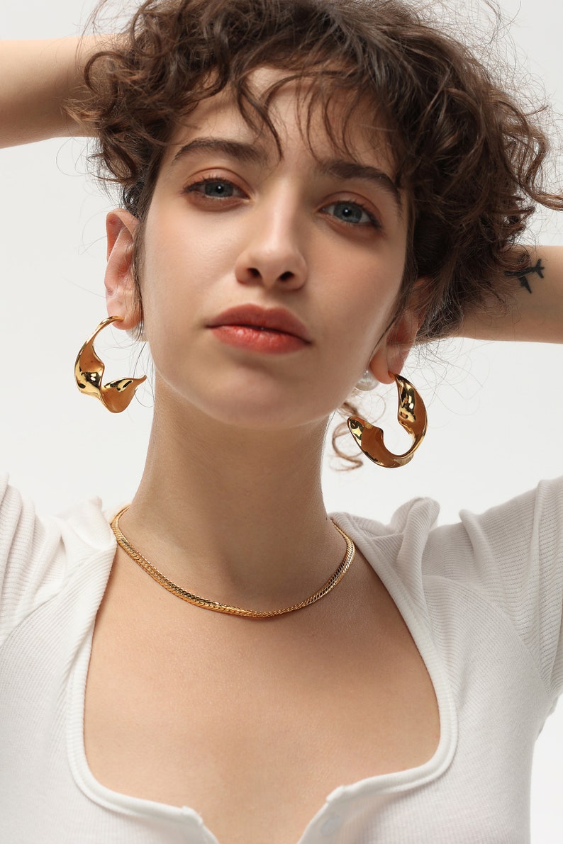 Gold Chunky Wave Hoop Earrings, 18k Gold Plated Large Hoop Earrings, Big Statement Hoop Earrings with Pearl Studs image 4