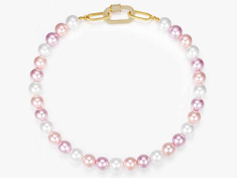 Collar de perlas de concha rosa con cierre de mosquetón con gemas incrustadas imagen 2