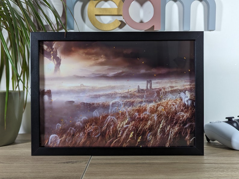 Grand cadre noir lumineux représentant une scène d'Elden Ring avec l'Arbre Erdtree en fond, ambiance mystique pour décoration de gamer
