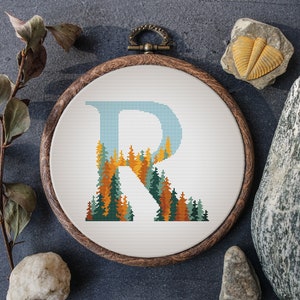 Monograma de punto de cruz con bosque otoñal, patrón de bordado de iniciales de nombre, gráfico de letras en punto de cruz, punto de cruz fácil, regalo personalizado