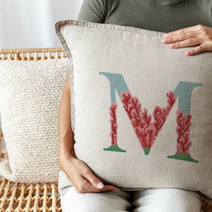 Patrón de punto de cruz con letras, gráfico de punto de cruz con monograma floral y diseños de bordado de primavera con flores de cerezo, regalo con nombre personalizable contado
