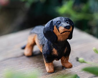 Handgesneden houten teckel, charmant worstje-hondbeeldje, vaderdagcadeau voor dierenliefhebbers