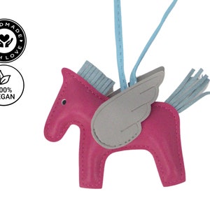 Taschenanhänger Pferd Handgemachte Weich, Vegan Leder Schlüsselanhänger,Pferd Bag Charm, Schlüsselanhänger Pferd, handgefertigte Accessoires Pink