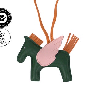 Bag Charm Horse Handmade Soft, Vegan Leather Keychain,Horse Bag Charm, Keychain Horse, Handmade Accessories Dunkelgrün