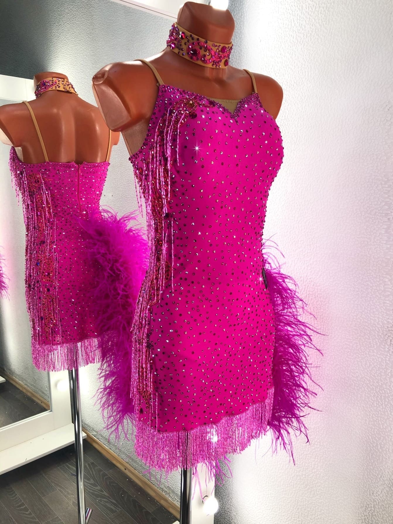 Robe de Danse Latine pour Fille Compétition Costume Danse de Salon Rumba  Samba Tango Salsa Vêtements de Danse Moderne Carnaval Jazz Robes avec  Ceinture,Violet,XL : : Mode