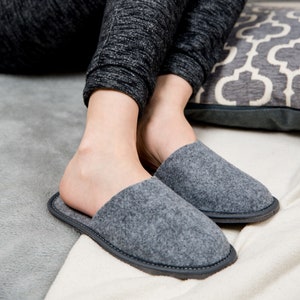 Grey Visitor's Slippers, Perfect Gift for your Guests, for Cold Feet