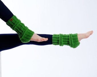 Green Hand Knitted Chunky Leg Warmers, Crochet Slouchy Ballet Dance Yoga Skate Gymnastics Pole Dance Womens Leg Warmers, Boot Cuffs