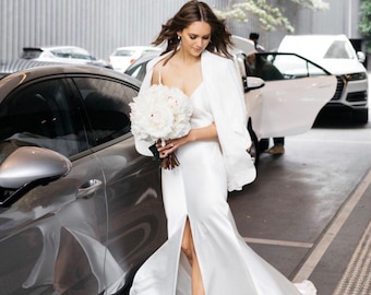 Vestido de novia de satén blanco, vestido de novia con corte al bies, vestido de novia sin espalda, vestido de novia minimalista, vestido de novia lencero, vestido con espalda descubierta