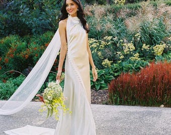 Vestido de novia moderno de seda con cuello halter, vestido de novia sin espalda, vestido de satén cortado al bies, vestido de novia minimalista, vestido de seda con espalda descubierta