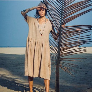 Простой удобный симпатичный сырой хлопок Khadi Оверсайз Бежевый цвет кожи Женское платье