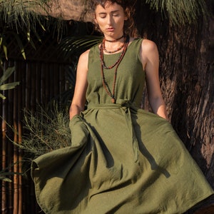 Bohostijl elegante natuurlijke ruwe zijde ahimsa groene kleur duurzame stof mouwloze comfortabele Lond Woman-jurk
