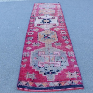 Vintage Turkish Runner Rug, Handwoven Herki Carpet, Antique Hallway Rug, 3x11ft Pink and Multi-Color, 1970s Flat-Weave Design