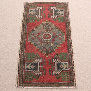 Turkish Rug Vintage Small Anatolian Rugs For Bathroom 1.8x3.1 ft Red Oriental Boho Door Mat Designer Farmhouse Decor Handmade Colorful