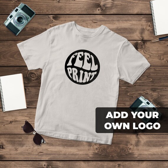 Felpa con cappuccio e maglietta con logo personalizzato