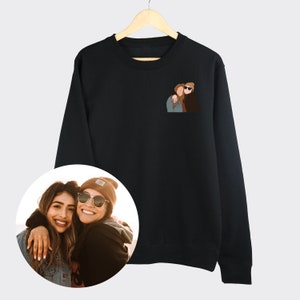 Retrato personalizado de una camiseta con foto, camisa con fotografía de arte animada, retrato personalizado de una sudadera con capucha con foto, camisa de regalo del día de San Valentín a juego para parejas imagen 2