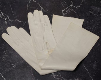 Extra-Small Vintage Leather Gloves - Made in Czechoslovakia  - Colour: White -  Size 7  #37