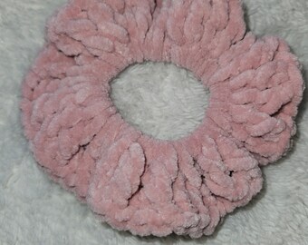 Fluffy Scrunchie - Light Pink