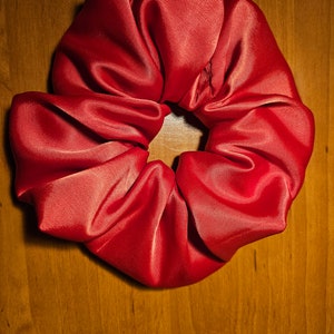 Hand-Sewn Scrunchie - Red
