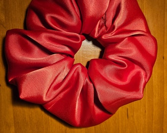 Hand-Sewn Scrunchie - Red