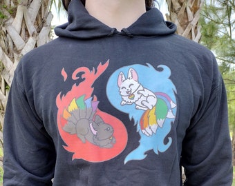Pride Fox sudadera con capucha unisex Zing y Zang roja y azul con logotipo de Pride Fox en la parte posterior