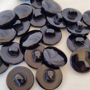0,6-Zoll (15 mm) Perlmutt-Knöpfe - Schwarz oder Weiß - natürliches Perlmutt-Knopf