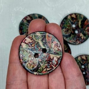 手作りココナッツボタン – 40 mm (1.57 インチ) ラウンド装飾ボタン、花柄、ビンテージスタイル、大きな色付きココナッツボタン