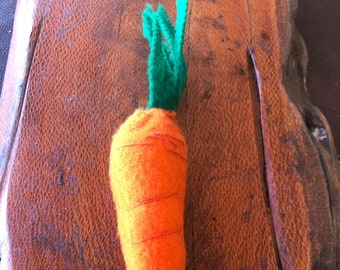 Set of 6 hand made felt carrots