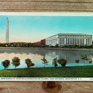 Carte postale ancienne d'art américain colorée, inutilisée, The New Bureau of Printing and Engraving on Potomac Park and Basin, Washington, DC, CT