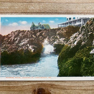 Roaring Rock, Regarder à l'intérieur, York Beach, Maine, Carte postale inutilisée, souvenir antique