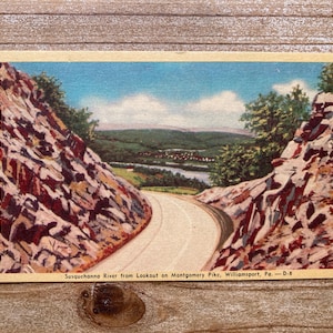 Rivière Susquehanna depuis le belvédère sur Montgomery Pike, Williamsport, Pennsylvanie, inutilisée, carte postale souvenir antique