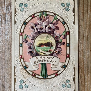 Carte postale d'anniversaire ancienne, ovale sur fond rose, scène de ferme