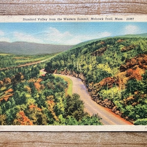 Vallée de Stamford depuis le sommet ouest, Mohawk Trail, Massachusetts, Curteich, lin, 1941, timbre oblitéré, carte postale souvenir ancienne