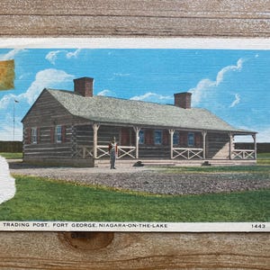 Carte postale souvenir antique The Trading Post, Fort George, Niagara On The Lake, Canada