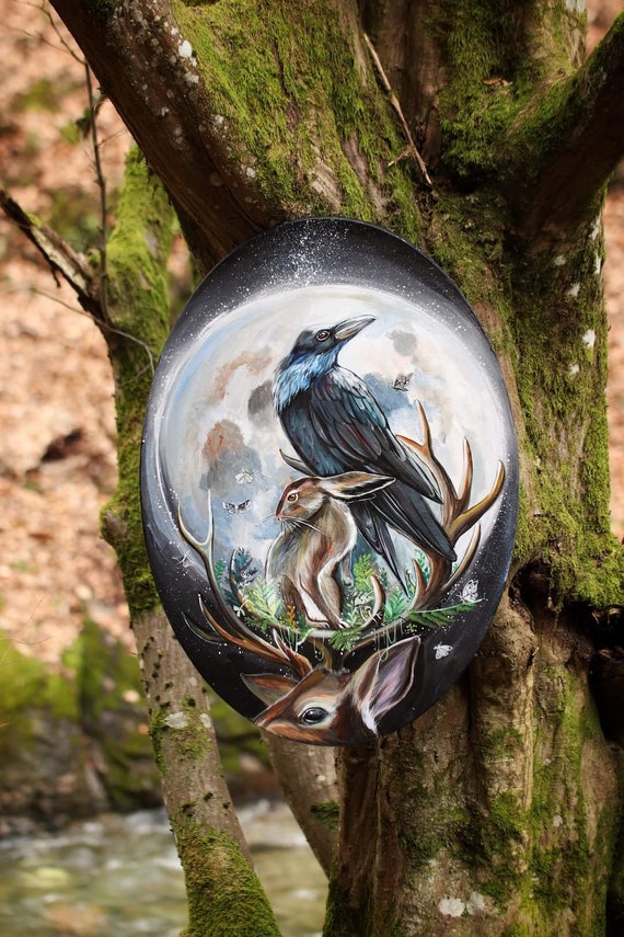 オリジナルのカラスのウサギの鹿の絵画：楕円形のキャンバスに描かれた