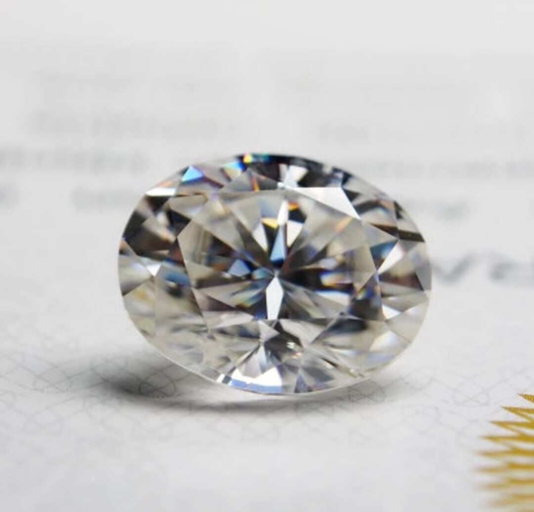 認定ルースモアッサナイトオーバルカットシェイプストーンD VVS1全