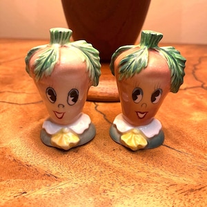 Vtg. S&P PY Carrot Heads, Anthropomorphic Salt and Pepper shakers, MCM Japan, 1950s