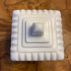 Boîte à gâteaux de mariage, pot carré en verre de lait blanc avec couvercle Westmoreland